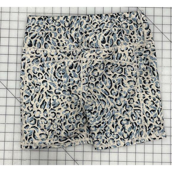 Omantic Athletic Shorts Large Biker Shorts Cheetah Print Cream R9 - Picture 1 of 8